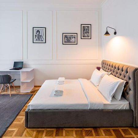 Alfa Apartments Grushevskoho 7 Λβιβ Εξωτερικό φωτογραφία