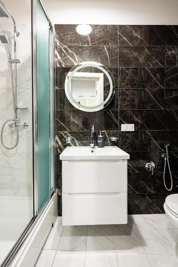 Alfa Apartments Grushevskoho 7 Λβιβ Εξωτερικό φωτογραφία