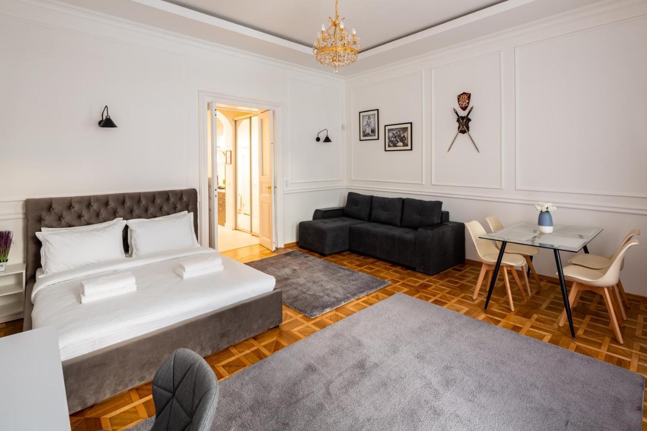 Alfa Apartments Grushevskoho 7 Λβιβ Εξωτερικό φωτογραφία
