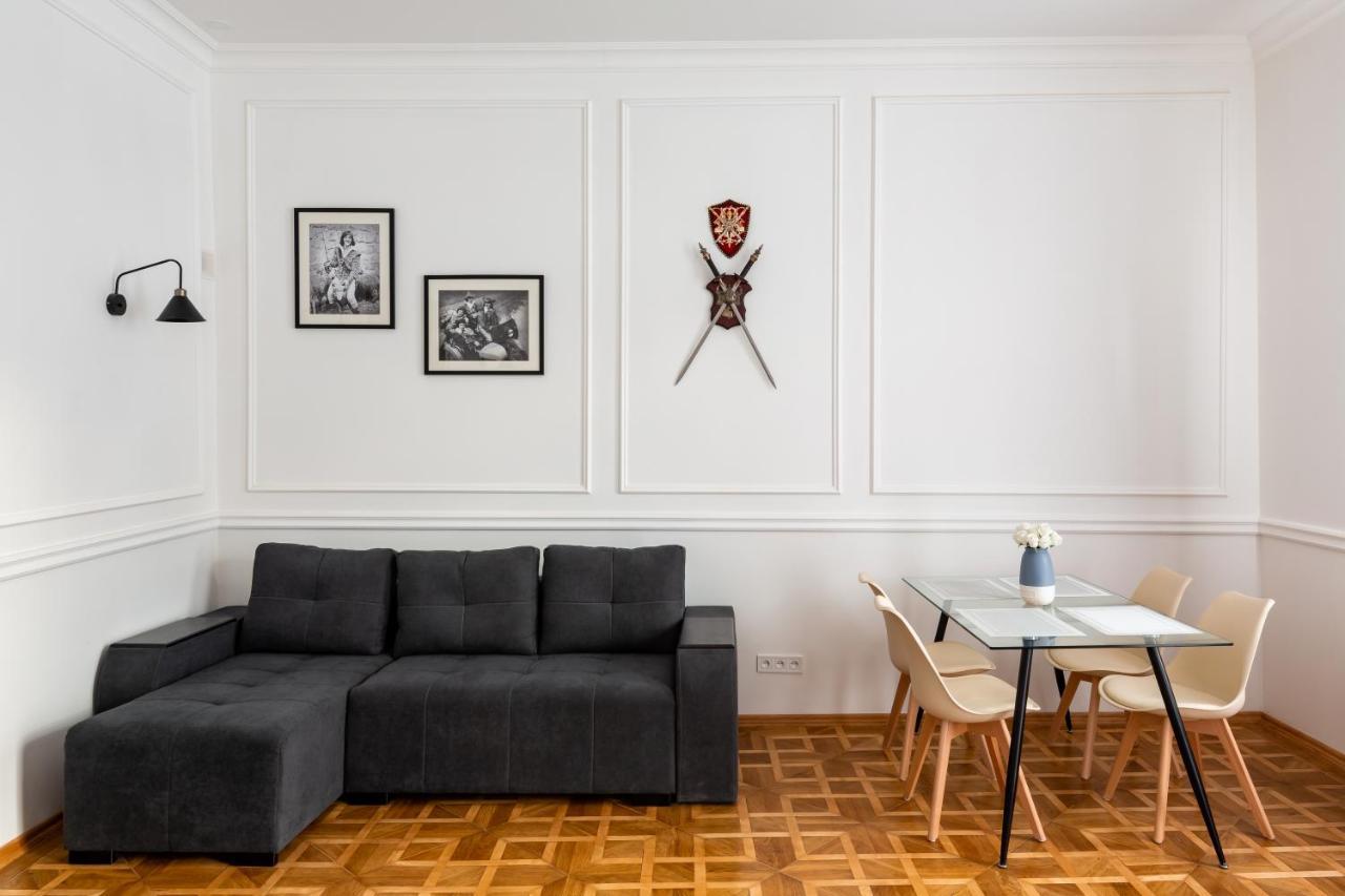 Alfa Apartments Grushevskoho 7 Λβιβ Εξωτερικό φωτογραφία