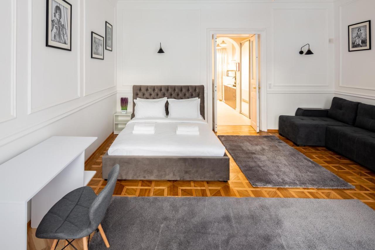 Alfa Apartments Grushevskoho 7 Λβιβ Εξωτερικό φωτογραφία