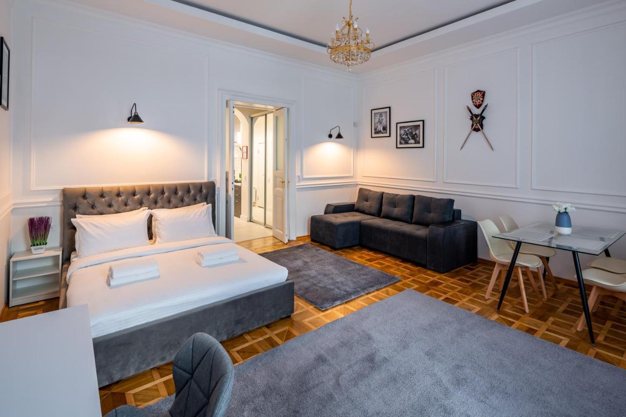 Alfa Apartments Grushevskoho 7 Λβιβ Εξωτερικό φωτογραφία