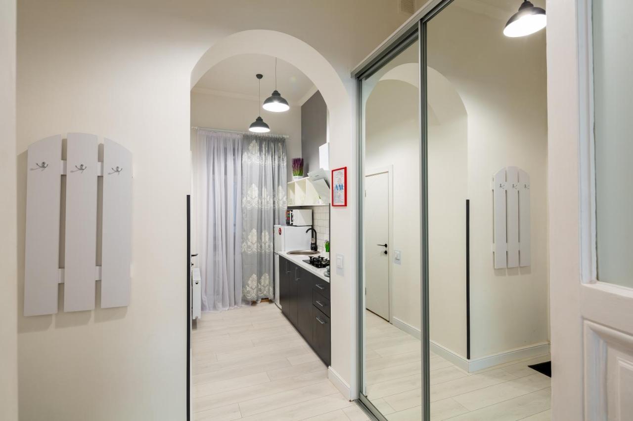 Alfa Apartments Grushevskoho 7 Λβιβ Εξωτερικό φωτογραφία
